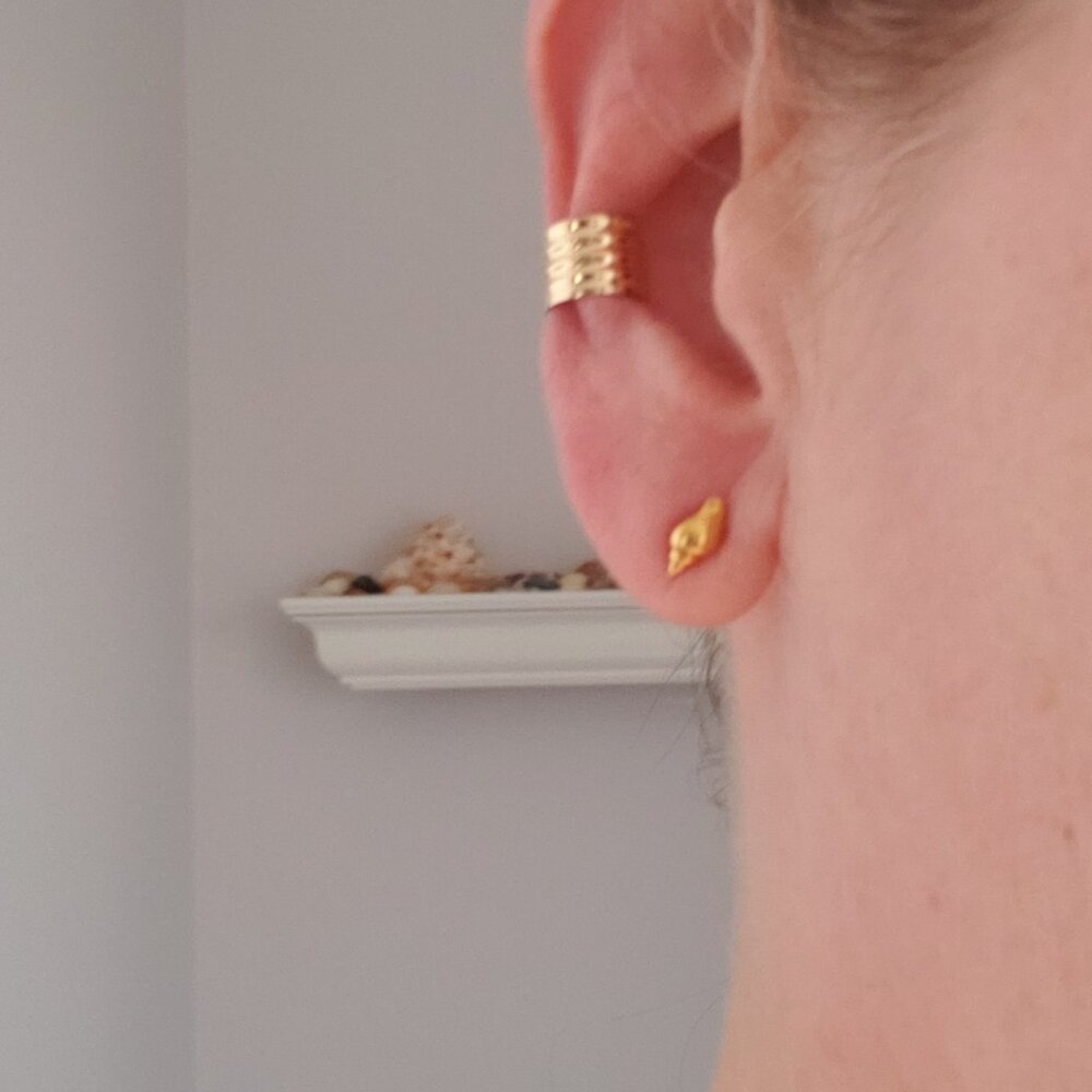 Ear cuff